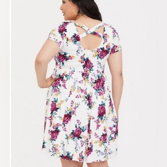 Torrid Floral Challis Skater Dress Lined White and Burgandy 1x - Picture 2 of 8